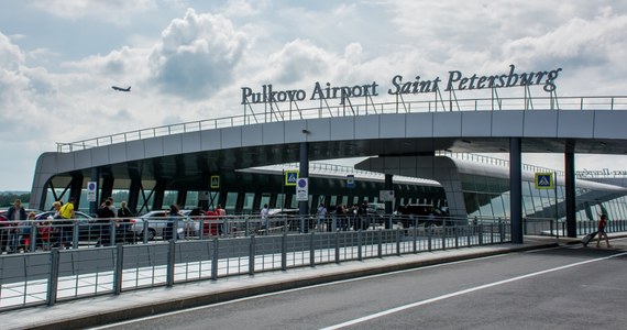 Ze względów bezpieczeństwa na ponad dwie godziny zawieszono funkcjonowanie portu lotniczego Petersburg-Pułkowo. Wiele wskazuje na to, że przyczyną był atak ukraińskich dronów.