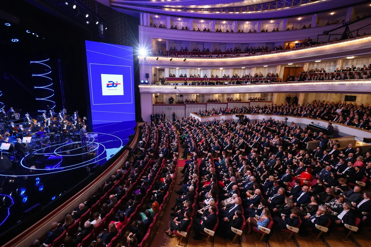 "Żałosna i dziecinna" - tak szef węgierskiego MSZ nazywa decyzję Radosława Sikorskiego o niezaproszeniu ambasadora Węgier na wczorajsze uroczystości w Warszawie. Wcześniej polskie MSZ poinformowało, że uroczysta inauguracja polskiej prezydencji w Radzie Unii Europejskiej odbędzie się bez jego udziału.