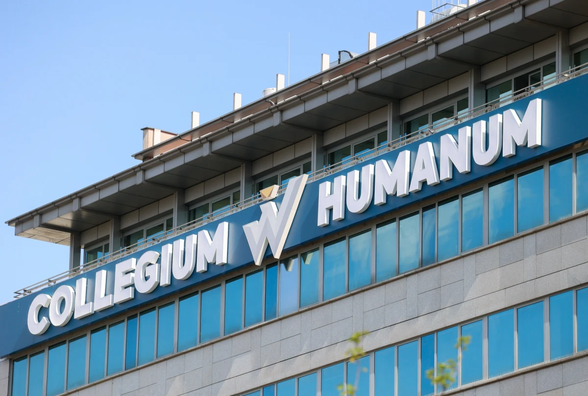 Marian Dymalski zrezygnował z funkcji przewodniczącego rady nadzorczej wrocławskiego lotniska - poinformował Tomasz Sikora z Urzędu Miejskiego Wrocławia. Mężczyzna w listopadzie zeszłego roku został zatrzymany przez CBA w związku z aferą w Collegium Humanum. Tego samego dnia zatrzymany był też prezydent Wrocławia - Jacek Sutryk. 