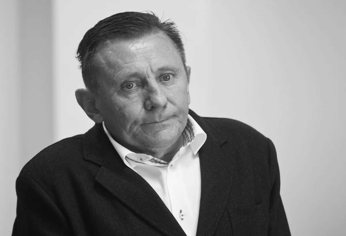 W sobotę zmarł Józef Grzegorz Kurek, wieloletni burmistrz Mszczonowa, w powiecie żyrardowskim na Mazowszu -  poinformował na stronie internetowej przewodniczący Rady Miejskiej w Mszczonowie Łukasz Koperski. Józef Grzegorz Kurek miał 71 lat. Był burmistrzem przez 35 lat.