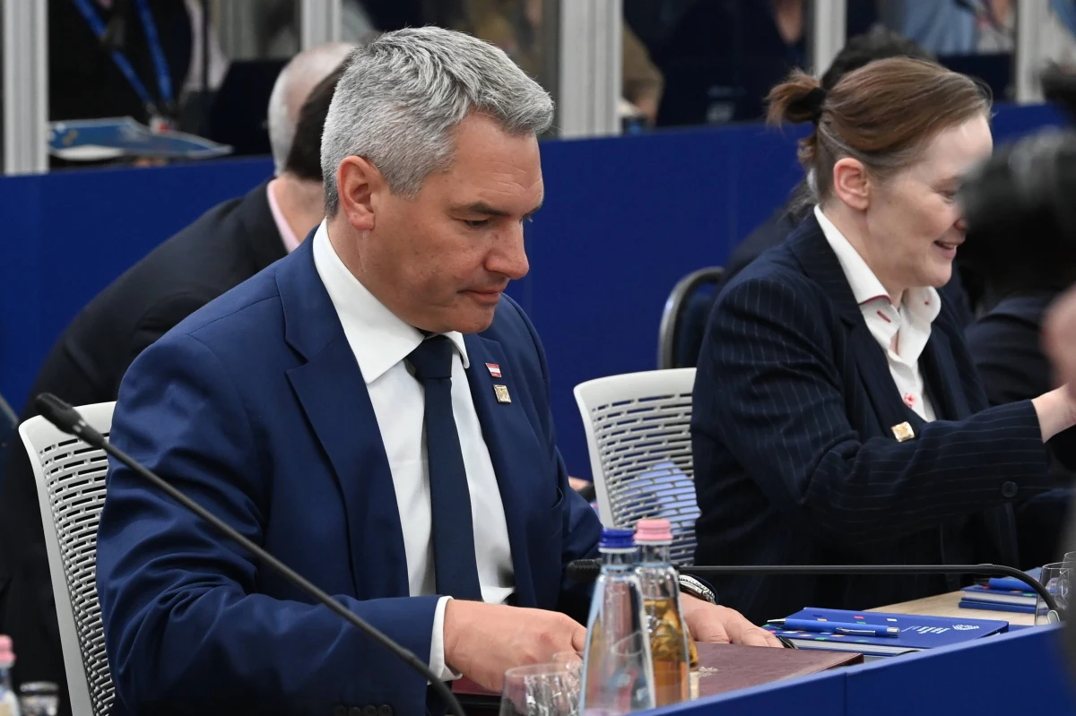 Po fiasku negocjacji w sprawie utworzenia koalicji rządowej w Austrii kanclerz Karl Nehammer ogłosił w sobotę wieczorem, że zamierza zrezygnować ze stanowiska szefa rządu i przewodniczącego konserwatywnej OeVP - podała agencja dpa. Wcześniej tego dnia partia kanclerza podjęła próbę rozmów koalicyjnych z socjaldemokratami.