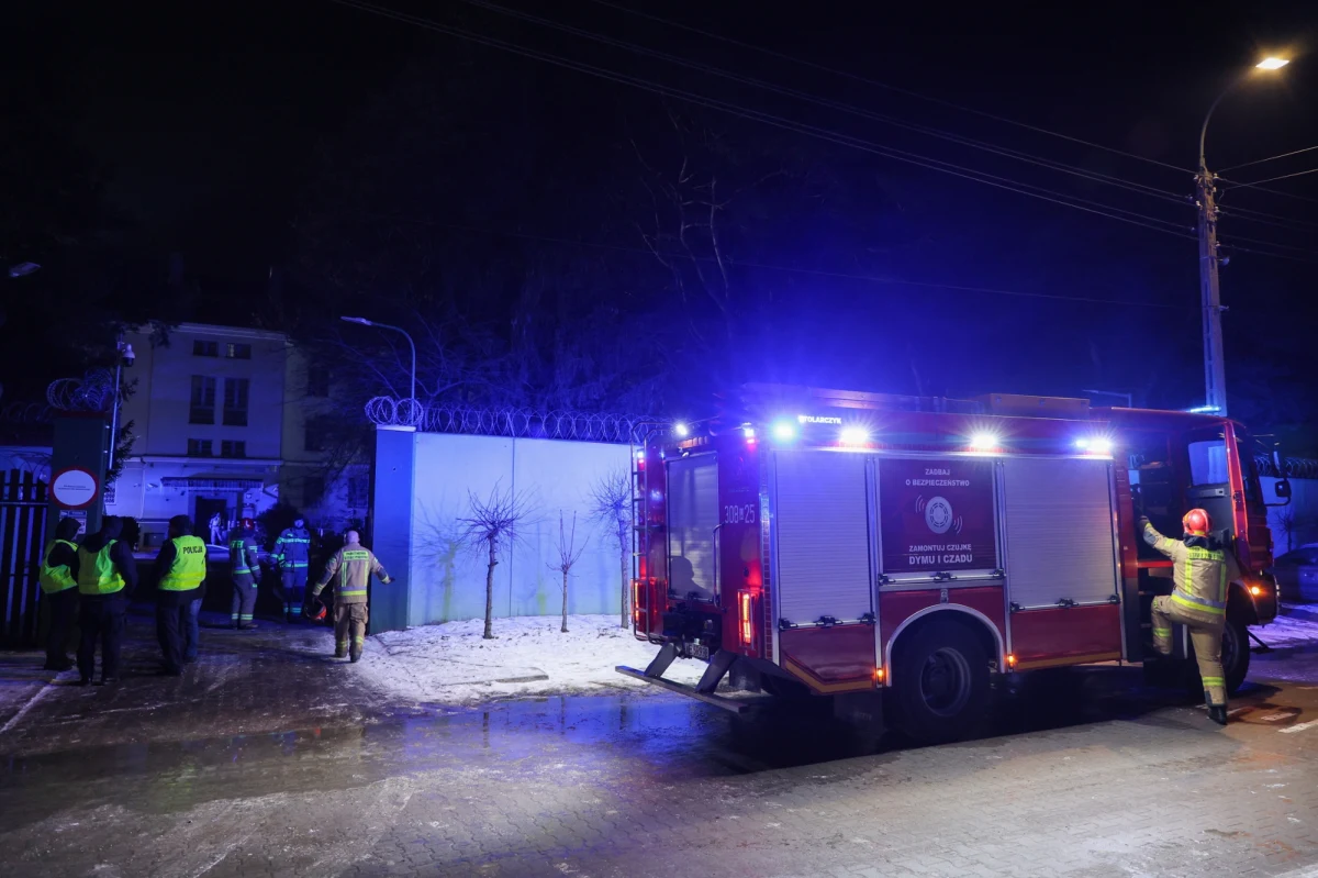 Ugaszono pożar poddasza w Ośrodku Wychowawczym w Falenicy w warszawskiej dzielnicy Wawer na Mazowszu, do którego doszło w niedzielę wieczorem. Ewakuowano 29 podopiecznych i 5 opiekunów. Na szczęście nikomu nic się nie stało.
