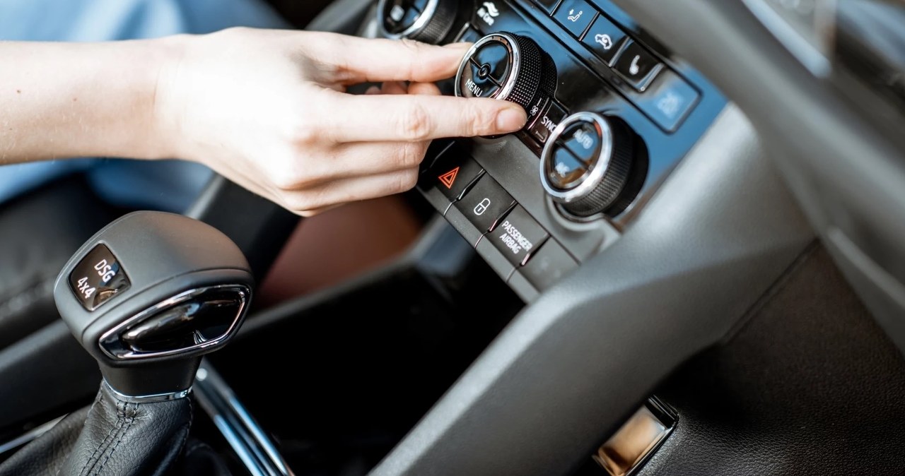 Wciskanie tego przycisku zimą to nie jest dobry pomysł. A robi to wielu