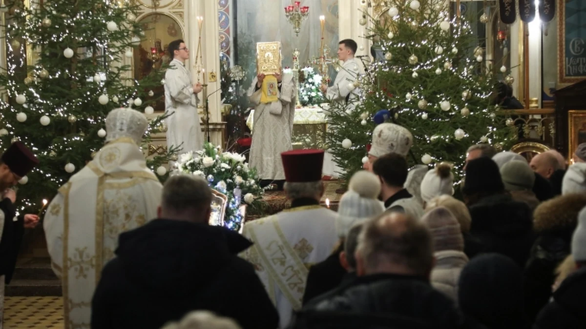 W prawie wszystkich białostockich placówkach oświatowych nie ma we wtorek zajęć. Uczniowie mają dzień wolny, bo 7 stycznia przypada pierwszy dzień świąt Bożego Narodzenia według kalendarza juliańskiego. W regionie zamkniętych jest też część urzędów samorządowych.