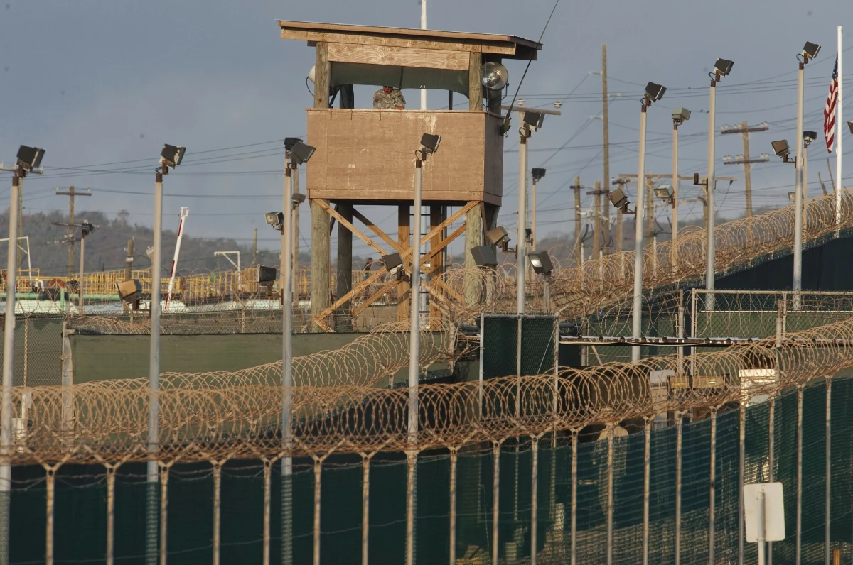 11 Jemeńczyków zostało zwolnionych z więzienia w Guantanamo przez administrację prezydenta USA Joe Bidena. Więźniowie przebywali w placówce ponad 20 lat bez postawionych zarzutów. Obecnie pozostało tam jedynie 15 osób. 