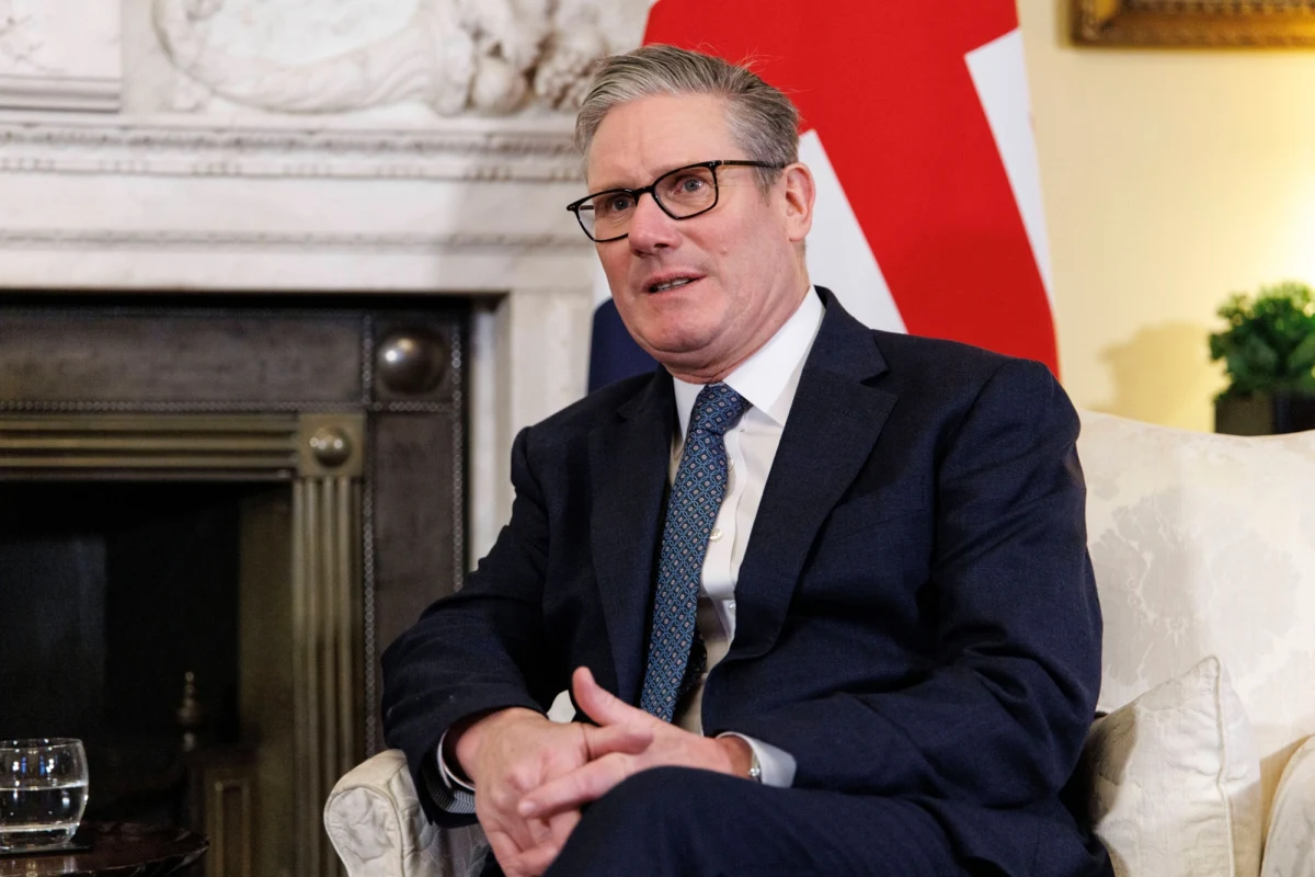 Brytyjski premier kontratakuje. Po krytykujących go i jego rząd uwagach Elona Muska na platformie X zabrał głos w sprawie wtrącania się amerykańskiego miliardera w brytyjską politykę. 