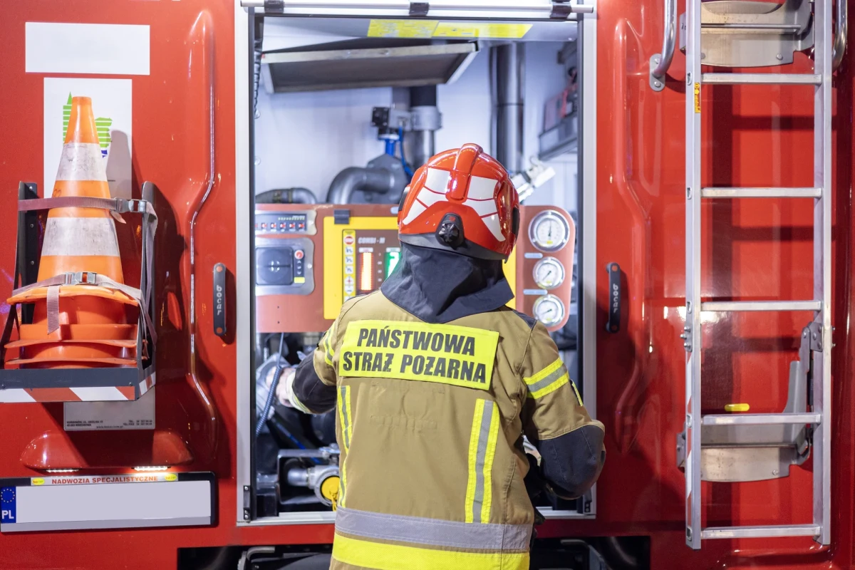 Dwoje uczniów trafiło do szpitala po tym, jak ktoś rozpylił gaz pieprzowy w V Liceum Ogólnokształcącym w Tarnowie w Małopolsce. Informację dostaliśmy od słuchacza na Gorącą Linię RMF FM. Potwierdziła ją straż pożarna.