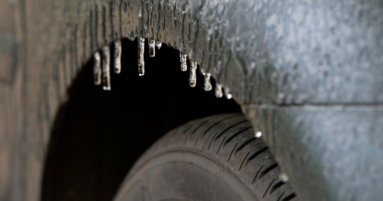 Zimą powinieneś robić to codziennie. Przez ten błąd samochody rdzewieją