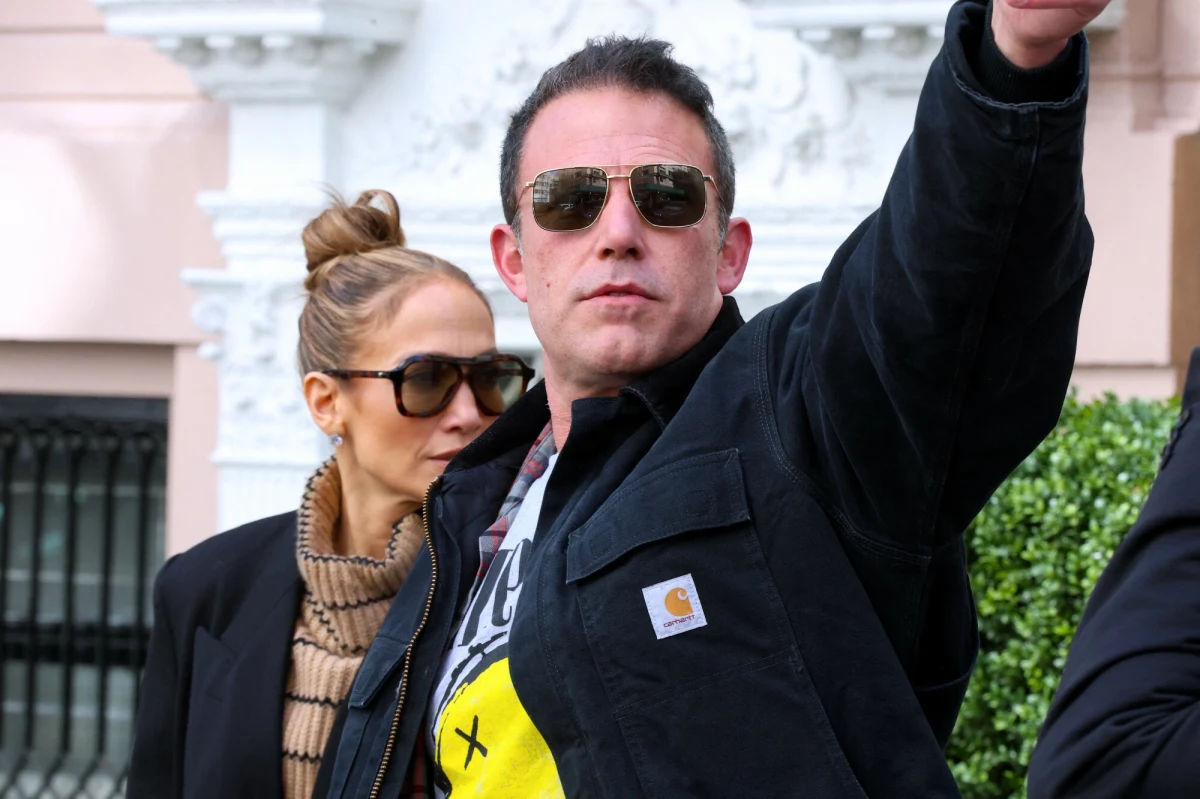 To już koniec dwuletniego małżeństwa Jennifer Lopez i Bena Afflecka. Rozwód został sfinalizowany pięć miesięcy po złożeniu pozwu przez piosenkarkę.