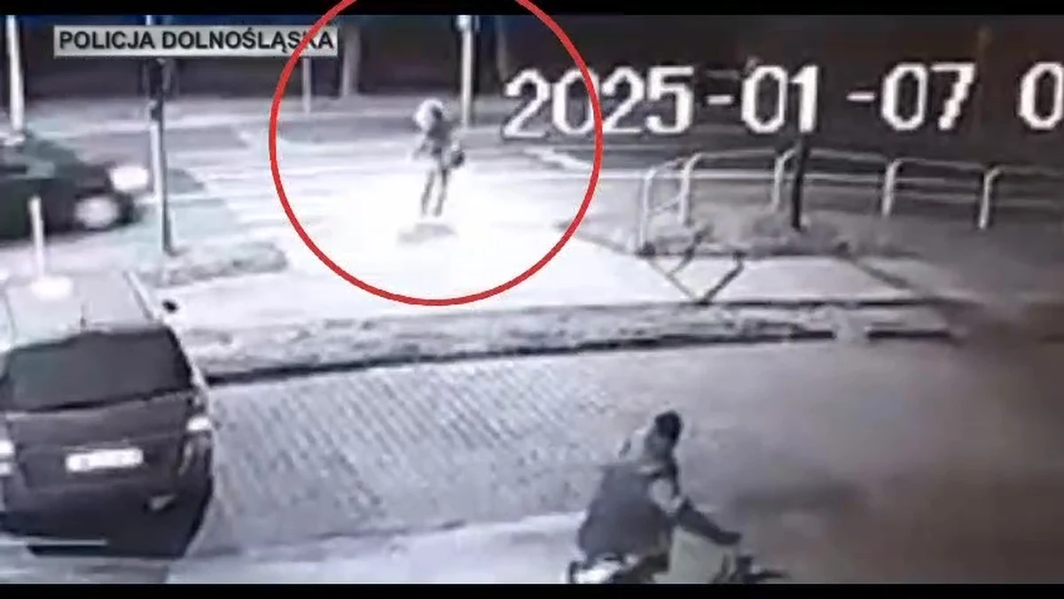 Policja poszukuje świadków potrącenia 13-letniej dziewczynki na przejściu dla pieszych w dolnośląskim Miliczu. Starszy mężczyzna, który kierował samochodem osobowym, odjechał z miejsca zdarzenia.