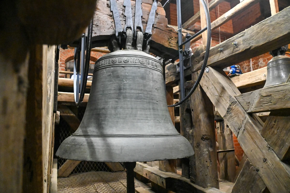 Największy na Pomorzu Zachodnim średniowieczny dzwon, znajdujący się na wieży kościoła św. Jana Chrzciciela w Stargardzie, odezwał się po kilkudziesięciu latach ciszy. Jego renowacja kosztowała ponad 400 tys. zł. W ocenie historyków i ludwisarzy jest to trzeci tej klasy instrument w Polsce.