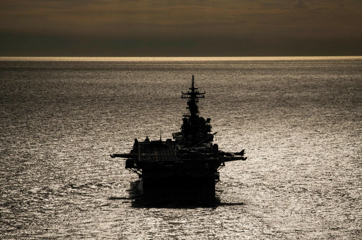 Około 10 okrętów NATO weźmie udział w misji ochrony infrastruktury podwodnej na Bałtyku. Będą przepływać w pobliżu kabli i innych instalacji, aby zmniejszyć ryzyko kolejnych aktów sabotażu w regionie. Pierwsze okręty pojawią się na morzu pod koniec tygodnia. Operacja ma potrwać do kwietnia - podało fińskie radio Yle.