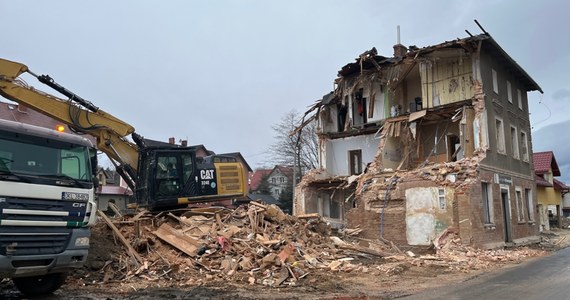 Wiele spraw o odszkodowania po powodzi zakończy się w sądzie - zapowiadają poszkodowani z Dolnego Śląska. Jak mówią w rozmowie z RMF FM, mimo że ich polisy obejmowały skutki powodzi, ubezpieczyciele niechętnie wypłacają pełną kwotę.