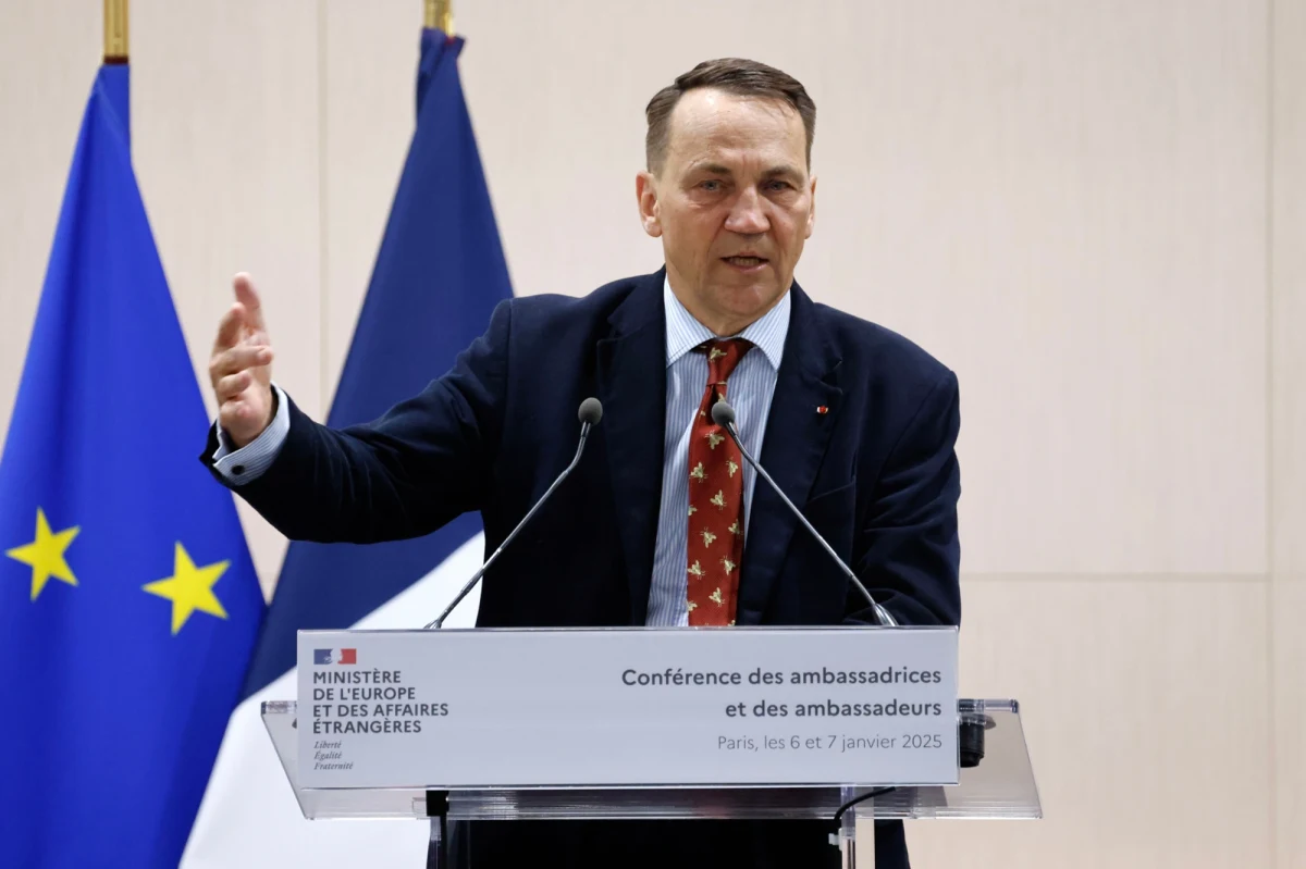 Portal Politico poinformował, że szefowie MSZ Polski, Francji i Niemiec chcą wspólnie wybrać się do USA w celu pokazania jedności po inauguracji prezydenta elekta Donalda Trumpa. Delegacja ma być wciąż w fazie planowania. Nie określono również daty wizyty.