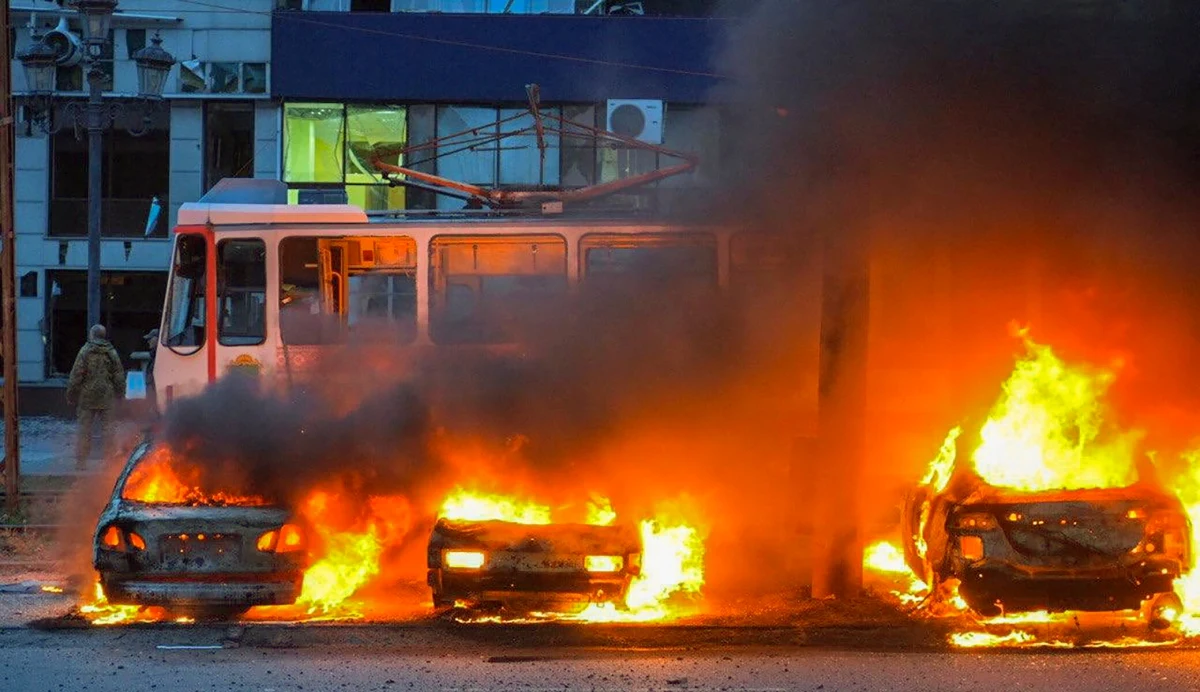 Siły rosyjskie przeprowadziły atak rakietowy na ukraińskie Zaporoże. Życie straciło co najmniej 13 osób, a 113 zostało rannych.