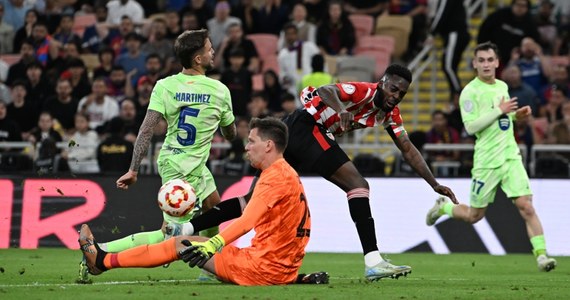 Barcelona, z Robertem Lewandowskim i Wojciechem Szczęsnym w składzie, pokonała Athletic Bilbao 2:0 w półfinale rozgrywanego w Arabii Saudyjskiej piłkarskiego Superpucharu Hiszpanii. Polski bramkarz popisał się kilkoma świetnymi interwencjami. Rywalem "Dumy Katalonii" w finale będzie zwycięzca czwartkowego spotkania Realu Madryt z Mallorcą.