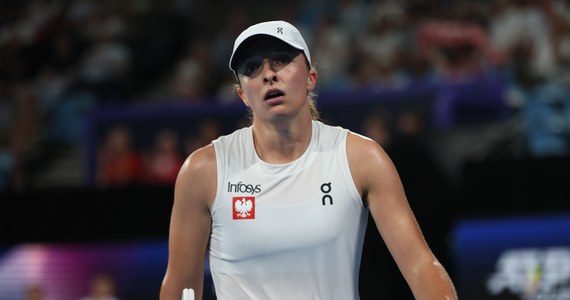 Polscy tenisiści poznali przeciwników w wielkoszlemowym Australian Open. Iga Świątek rozpocznie turniej od meczu z czeską tenisistką Kateriną Siniakovą. Hubert Hurkacz trafił na Holendra Tallona Griekspoora, Magda Linette na Japonkę Moyukę Uchijimę, a Magdalenę Fręch zmierzy się z zawodniczką z kwalifikacji, Rosjanką Poliną Kudiermietową. Do turnieju z kwalifikacji awansowali dziś także Kamil Majchrzak i Maja Chwalińska.