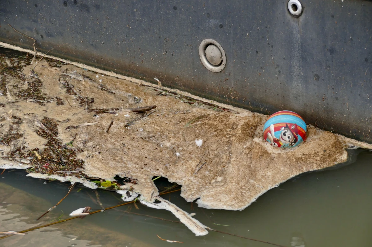 Według danych brytyjskiej Agencji Ochrony Środowiska skażenie wód w Wielkiej Brytanii znacznie się pogorszyło. Firma Thames Water odpowiedzialna za zaopatrzenie w wodę i oczyszczanie ścieków w Londynie zanotowała wzrost incydentów związanych z zanieczyszczeniem Tamizy o około 40 proc w ubiegłym roku.