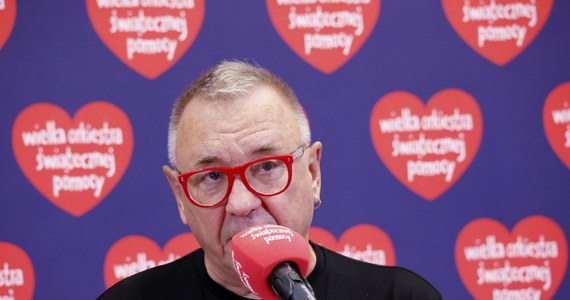 71-latek z Nowego Sącza, który telefonicznie groził śmiercią Jerzemu Owsiakowi, usłyszał zarzut kierowania gróźb karalnych powiązanych ze znieważeniem. Mężczyzna przyznał się do winy.  