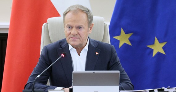 Premier Donald Tusk spytał na platformie X prezesa PiS Jarosława Kaczyńskiego, czy pamięta, który prezydent najmocniej wspierał ukraińskie aspiracje do członkostwa w NATO i czy nie wstyd mu, gdy jego kandydat Karol Nawrocki, nie widzi dla Ukrainy miejsca w Sojuszu Północnoatlantyckim.