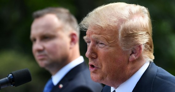 "Czy Andrzej Duda będzie na zaprzysiężeniu Donalda Trumpa?" - zapytał Wojciecha Kolarskiego gospodarz Popołudniowej rozmowy w RMF FM. "Nie ma takiego zwyczaju. Nigdy nie było wysyłania zaproszeń do głów państw. Prezydent Duda w tym czasie będzie w Davos na Forum Ekonomicznym" - odpowiedział sekretarz stanu w Kancelarii Prezydenta RP.