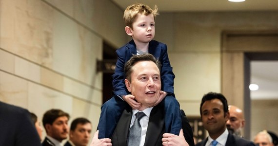 Tylko AfD może uratować Niemcy, dlatego ludzie powinni domagać się zmiany i głosować na AfD - oświadczył miliarder i sojusznik prezydenta elekta USA Donalda Trumpa Elon Musk w rozmowie na platformie X z liderką prawicowo-populistycznej partii Alternatywa Dla Niemiec Alice Weidel.