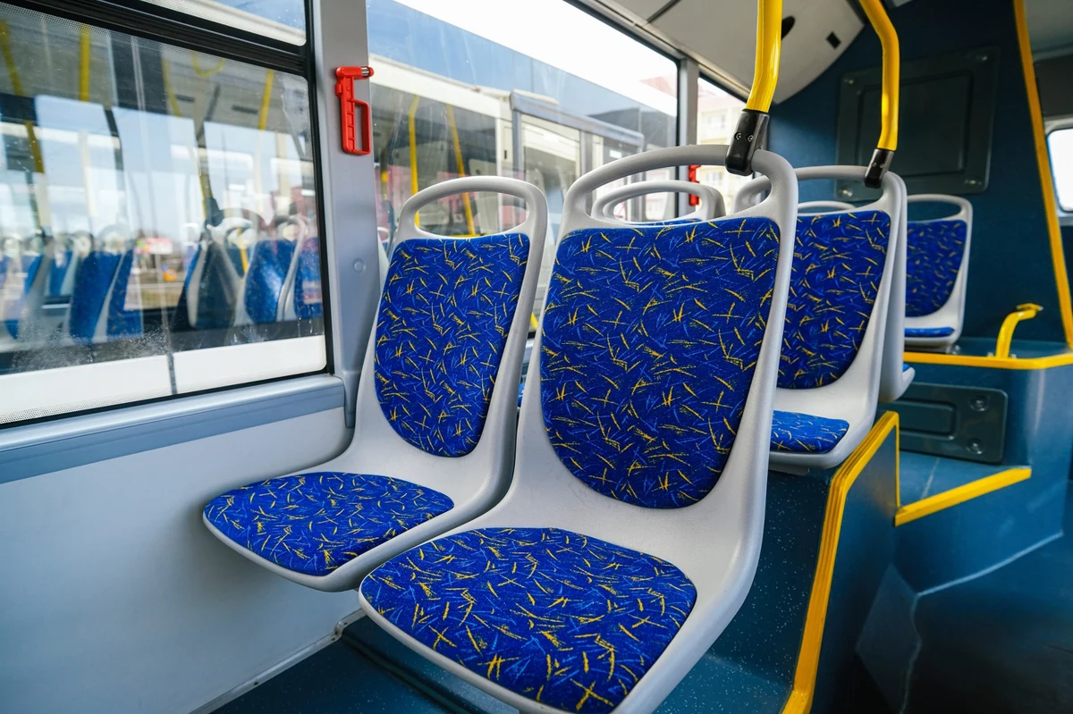 Nietypowe zachowanie kierowcy miejskiego autobusu w Poznaniu tak bardzo zaniepokoiło pasażera, że wezwał policję. Do zdarzenia doszło w czwartek ok. godz. 10. Mężczyzna nie zatrzymywał się na przystankach. Miał też opóźnione reakcje. Badanie wykazało, że był pod wpływem marihuany i amfetaminy. 