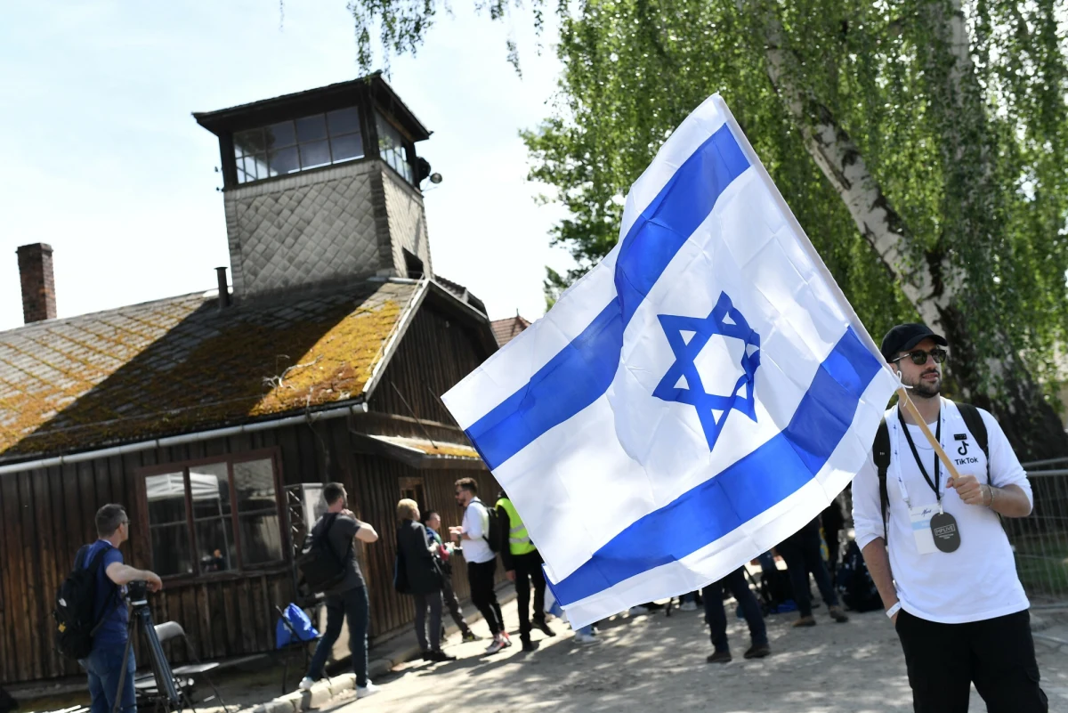 Z prawnego punktu widzenia nie ma żadnych wątpliwości, że zastosowanie wczorajszej uchwały rządu - gdyby w Polsce pojawił się objęty nakazem aresztowania Benjamin Netanjahu - byłoby jaskrawym pogwałceniem prawa międzynarodowego - mówi w rozmowie z RMF FM były prezydent Międzynarodowego Trybunału Karnego prof. Piotr Hofmański.