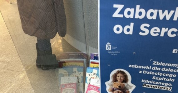 "Zabawka od serca". Pod tym hasłem w Warszawie ruszyła zbiórka zabawek i gier dla małych pacjentów oddziałów hematologicznego i onkologicznego Dziecięcego Szpitala Klinicznego im. Józefa Polikarpa Brudzińskiego. Warunek jest jeden - zabawki muszą być nowe, bo trafią do dzieci z osłabioną odpornością.