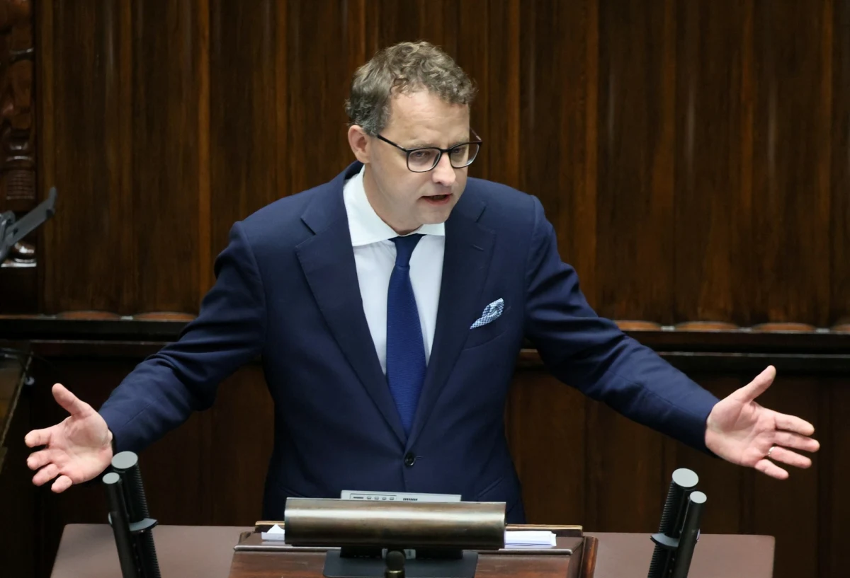 Polska prokuratura pisze pilne pismo do węgierskiego ministerstwa sprawiedliwości - dowiedział się reporter RMF FM. Chodzi o europejski nakaz aresztowania ukrywającego się na Węgrzech posła PiS Marcina Romanowskiego podejrzanego w aferze Funduszu Sprawiedliwości. 