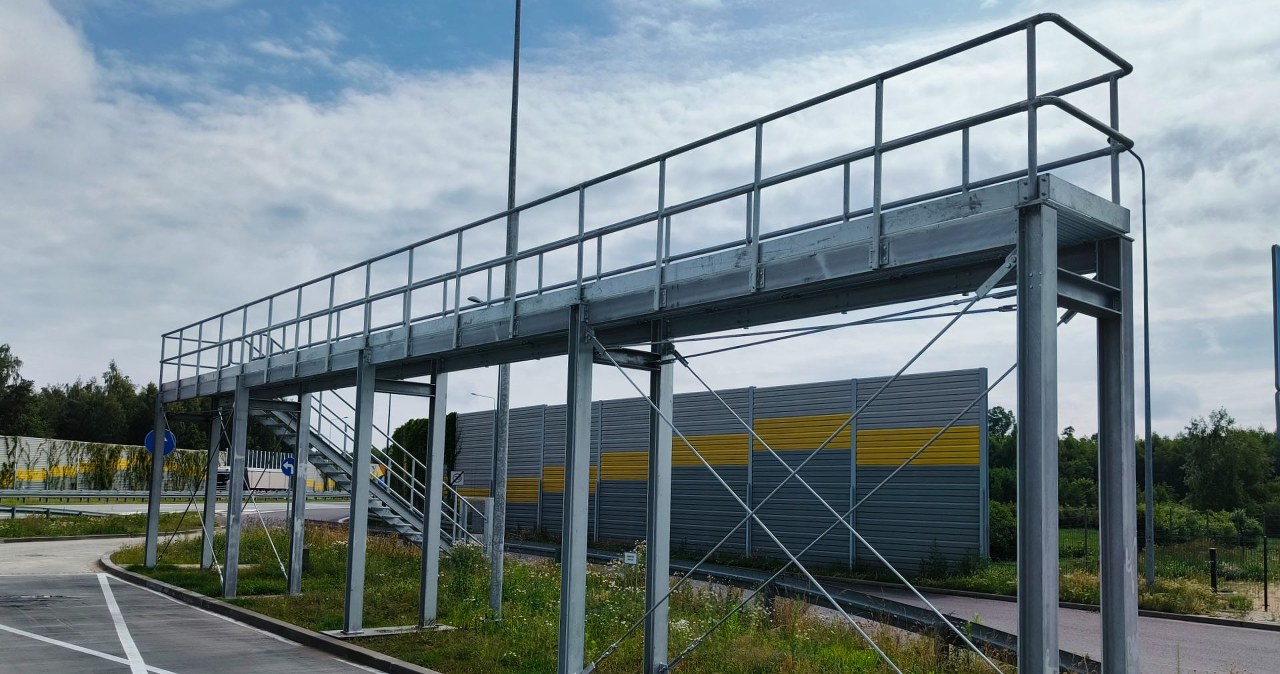 Tajemnicze "balkony" na MOP-ach. Kierowcy pytają: po co to postawili?