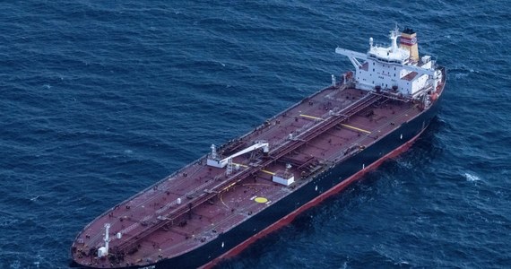 Statek rosyjskiej 'floty cieni' transportujący prawie 100 tys. ton ropy dryfuje u wybrzeży Niemiec [Źródło: RMF24]