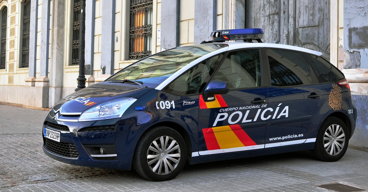 Polak - jeden z najbardziej poszukiwanych przestępców w Hiszpanii, został zatrzymany w piątek w Murcji. Co więcej, podejrzewany o handel narkotykami mężczyzna, sam zgłosił się na policję.