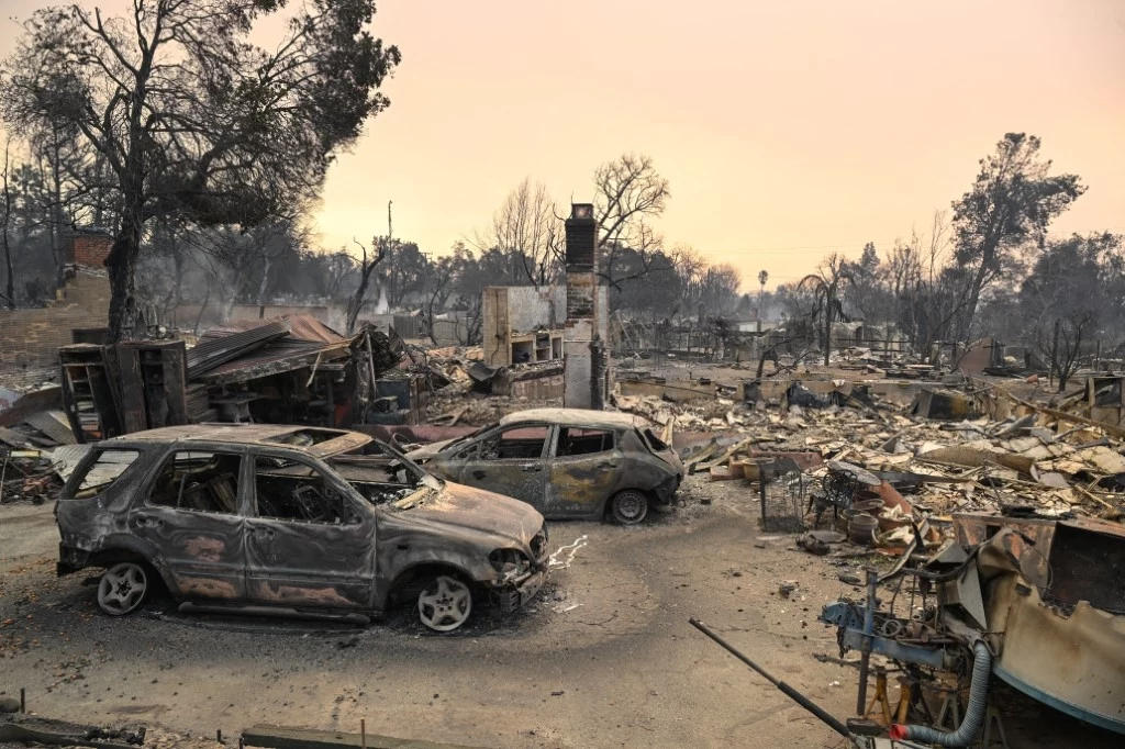 Altadena w hrabstwie Los Angeles po przejściu pożaru