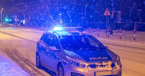 Fatalne warunki na drogach w Małopolsce prowadzą do serii poważnych wypadków, w tym czołowego zderzenia dwóch tirów [Źródło: RMF24]