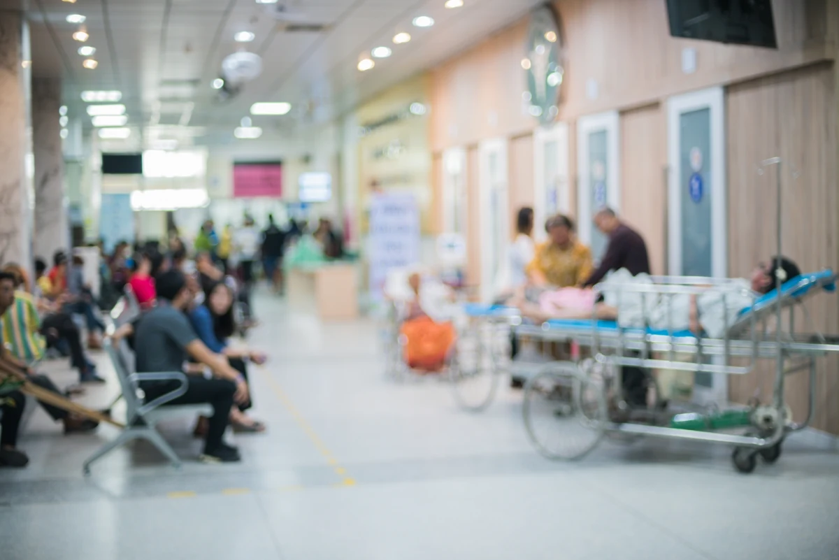 Pijany lekarz pełnił dyżur na Szpitalnym Oddziale Ratunkowym w Piotrkowie Trybunalskim. Mężczyzna został zatrzymany przez policję. "Alkomat wykazał ponad 1,5 prom. alkoholu w wydychanym powietrzu" – przekazała sierżant Edyta Daroch. Szpital zapowiada wyciągnięcie konsekwencji. 