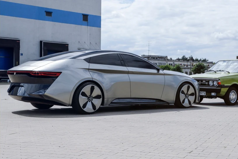 Nowy Polonez, elektryk od Ursusa i Arrinera Hussarya. Polska mogła być potęgą