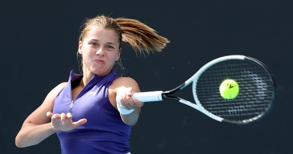 Maja Chwalińska przegrała w pierwszej rundzie wielkoszlemowego turnieju Australian Open rozgrywanego w Melbourne. Pokonała ją Niemka Jule Niemeier 0:6, 1:6. Mecz trwał 64 minuty. 