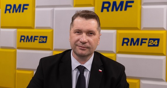 "Mnie uskrzydla to, co widzimy na spotkaniach z wyborcami" - powiedział w Rozmowie o 7:00 w Radiu RMF24 Przemysław Czarnek. Polityk PiS komentował najnowszy sondaż dla RMF FM, z którego wynika, że przewaga Koalicji Obywatelskiej nad jego partią stopniała. Były minister edukacji odniósł się również do niedawnej wizyty Karola Nawrockiego na Jasnej Górze. "Nawrocki tym się różni od Trzaskowskiego, że jest po prostu prawdziwy, zachowuje swoją tożsamość" - powiedział. Gość Radia RMF24 wykluczył możliwość podmiany w wyścigu o prezydenturę szefa IPN na byłego premiera Mateusza Morawieckiego.