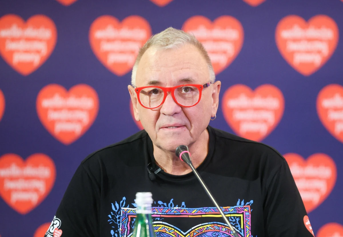 "Zabić Owsiaka, strzelać mu prosto w łeb" - kolejne groźby spływają pod adresem Jerzego Owsiaka. Prezes fundacji Wielkiej Orkiestry Świątecznej Pomocy poinformował, że zgłosił sprawę policji. 