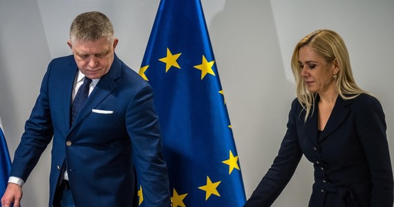 Premier Robert Fico zaprosił prezydenta Ukrainy Wołodomyra Zełenskiego na rozmowy na Słowację. W liście otwartym, opublikowanym w poniedziałek w internecie, słowacki polityk podkreślił, że spotkanie powinno odbyć się jak najszybciej, na przykład w pobliżu słowacko-ukraińskiej granicy. Zełenski odpowiedział szybko i stanowczo.