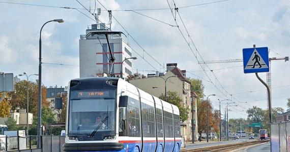 Wypadek tramwaju w Bydgoszczy: Trzy osoby poszkodowane, ruch wstrzymany [Źródło: RMF24]