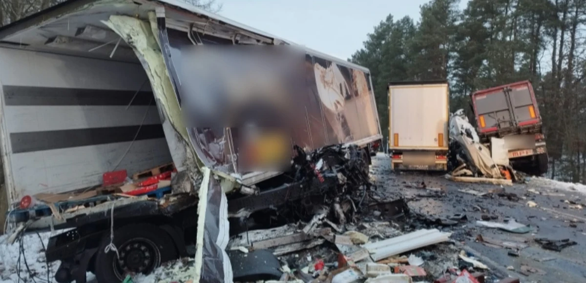 ​Tragiczny wypadek na drodze wojewódzkiej nr 119 w okolicy Myśliborza w Zachodniopomorskiem. W wyniku zderzenia trzech samochodów ciężarowych i auta osobowego zginęło dwóch kierowców.