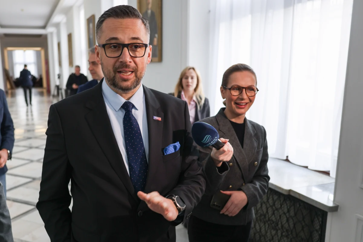 Wiceszef Ministerstwa Aktywów Państwowych Marcin Kulasek został zarekomendowany na stanowisko nowego ministra nauki i szkolnictwa wyższego. Poinformował o tym we wtorek na konferencji współprzewodniczący Nowej Lewicy i wicemarszałek Sejmu Włodzimierz Czarzasty. Kim jest Marcin Kulasek? 