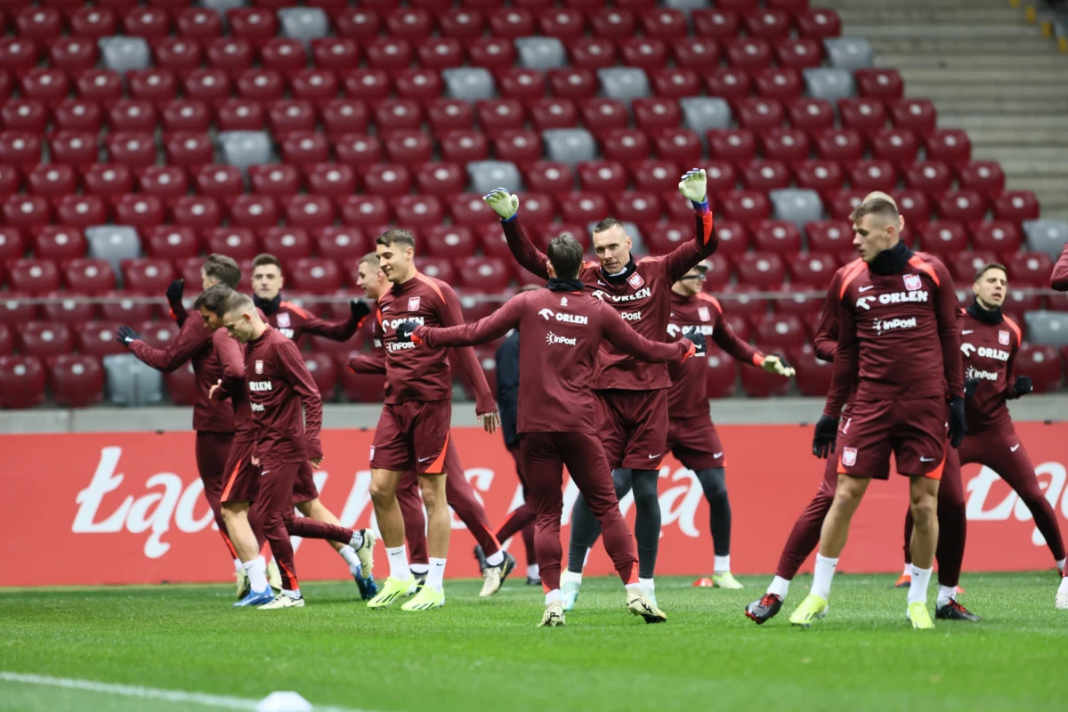 Reprezentacja Polski wciąż na PGE Narodowym? A może na Stadionie Śląskim? We wtorek nie zapadła decyzja w sprawie lokalizacji meczów piłkarskiej kadry w 2025 roku. W grę wchodzą Warszawa i Chorzów.