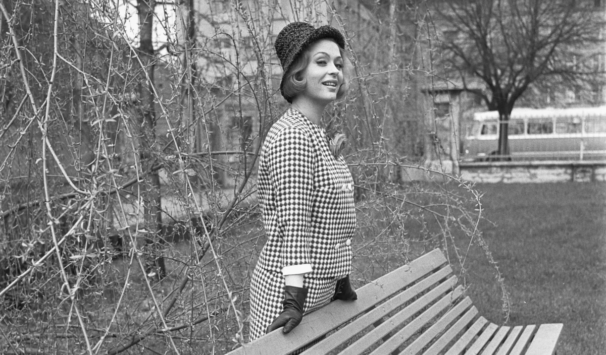 W wieku 89 lat zmarła w Los Angeles Alicja Bobrowska. Była pierwszą powojenną Miss Polonia. Pracowała jako aktorka teatralna, była też malarką i rzeźbiarką. 