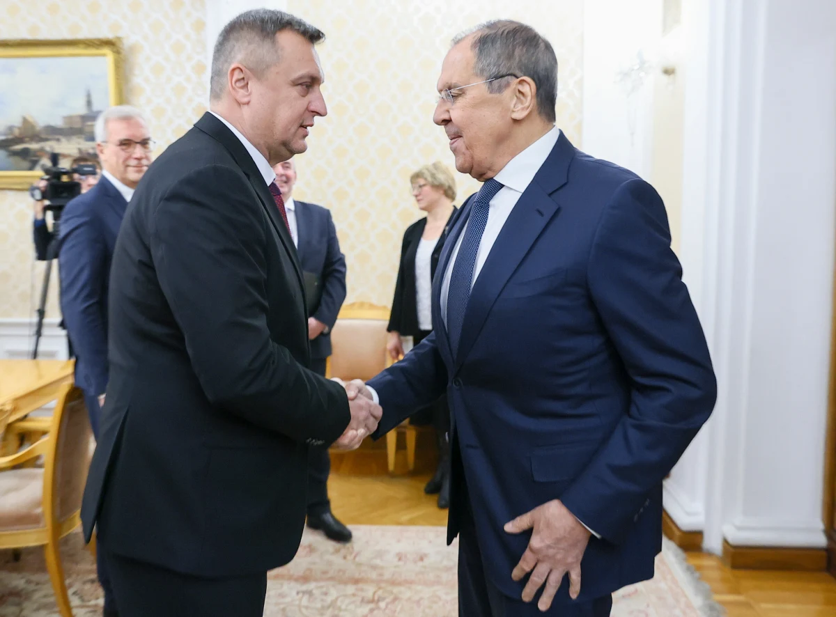 Przedstawiciele parlamentu Słowacji spotkali się we wtorek w Moskwie z szefem MSZ Rosji Siergiejem Ławrowem. Rozmawiano o wojnie na Ukrainie i energetyce. Według słowackiej agencji TASR deputowani usłyszeli, że Rosja nie widzi partnera, z którym mogłaby porozumieć się co do zakończenia konfliktu.