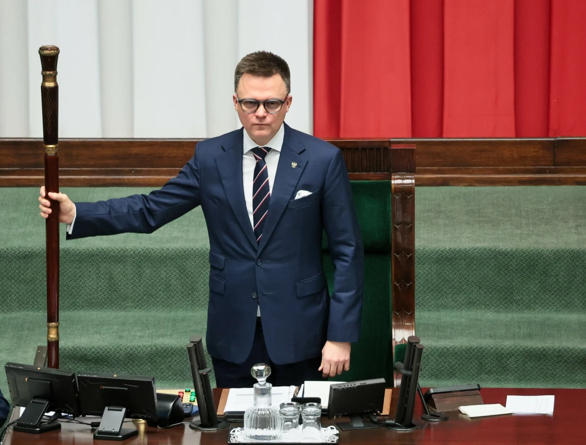 Marszałek Sejmu Szymon Hołownia wydał postanowienie o zarządzeniu wyborów prezydenckich. Kilka godzin później zostało ono opublikowane w Dzienniku Ustaw. "Zaczyna się kampania wyborcza" - napisał Hołownia, który sam jest jednym z kandydatów na prezydenta.