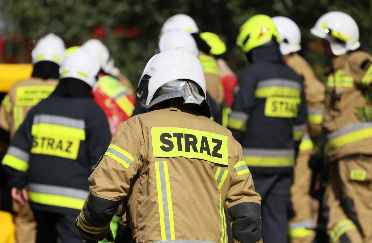 Około 40 osób ewakuowało się z zakładu produkcyjnego w Golczewie w Zachodniopomorskiem. Na terenie firmy doszło do rozszczelnienia rury z gazem. 