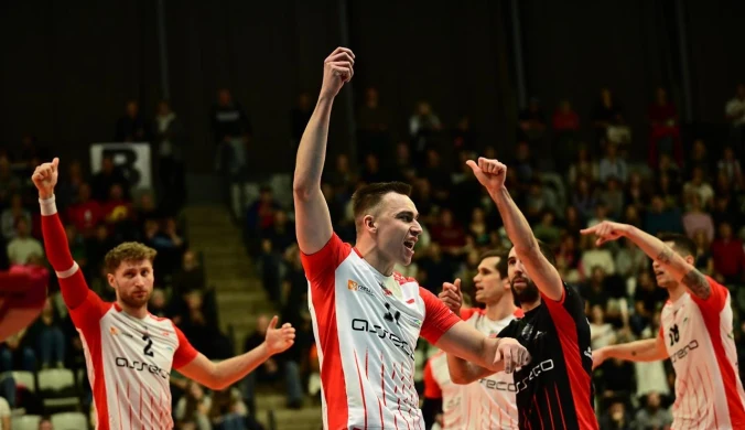 Cios w polskich siatkarzy w pucharach. A potem nokaut 25:12